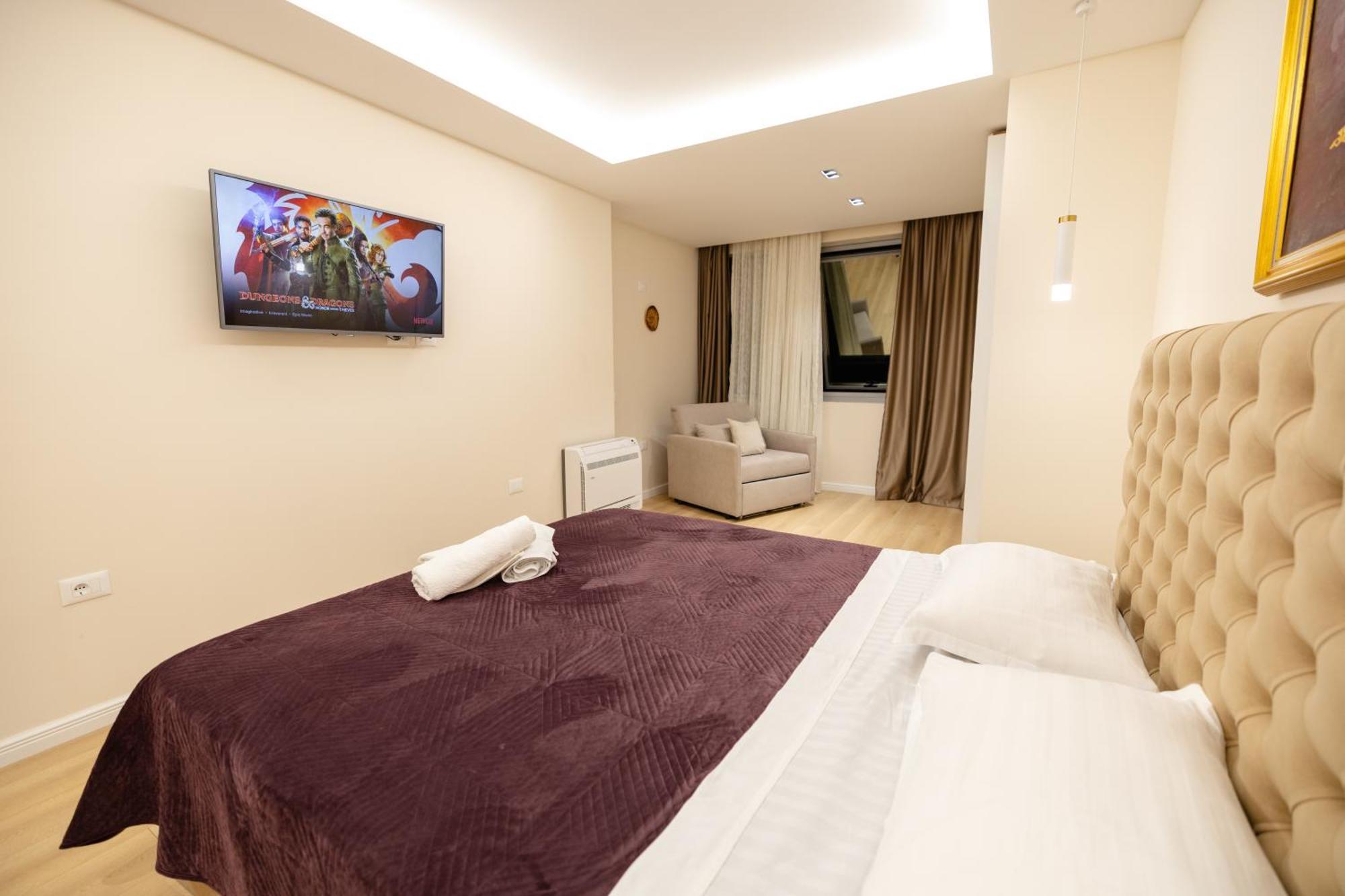 Luxury Center Observatori Apartment تيرانا المظهر الخارجي الصورة