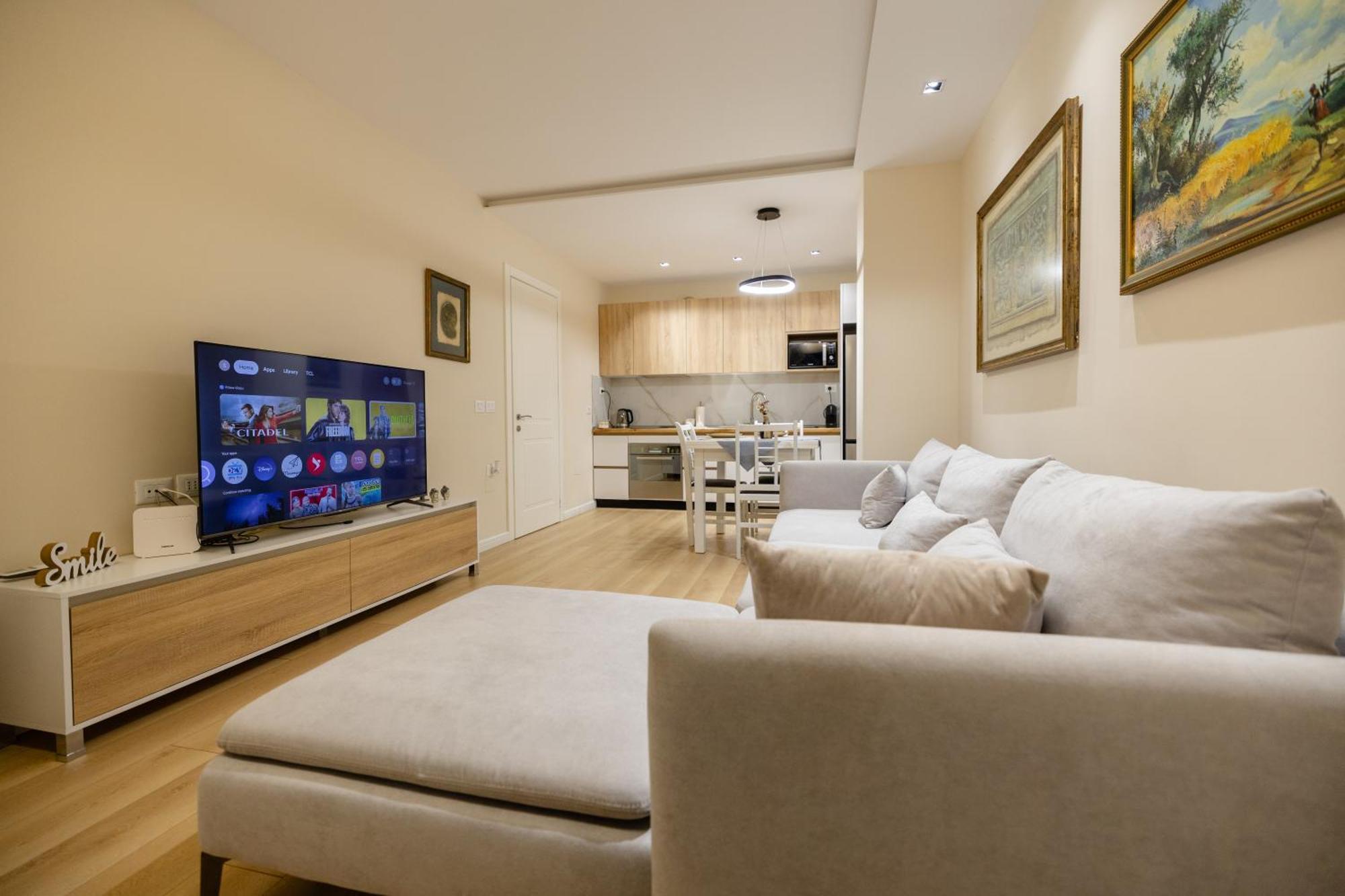Luxury Center Observatori Apartment تيرانا المظهر الخارجي الصورة