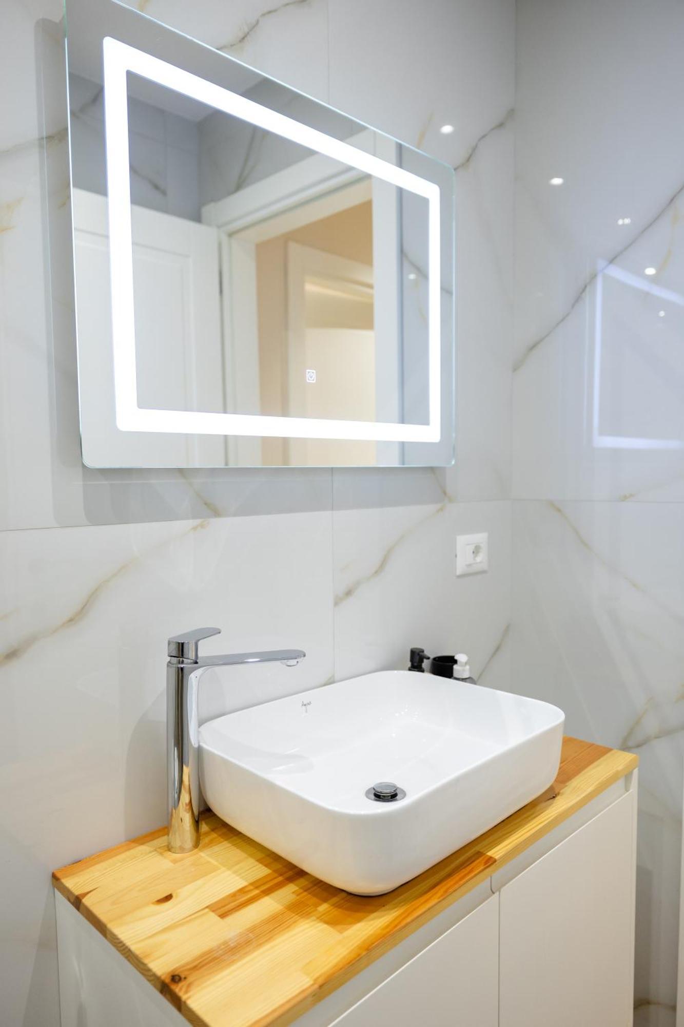 Luxury Center Observatori Apartment تيرانا المظهر الخارجي الصورة