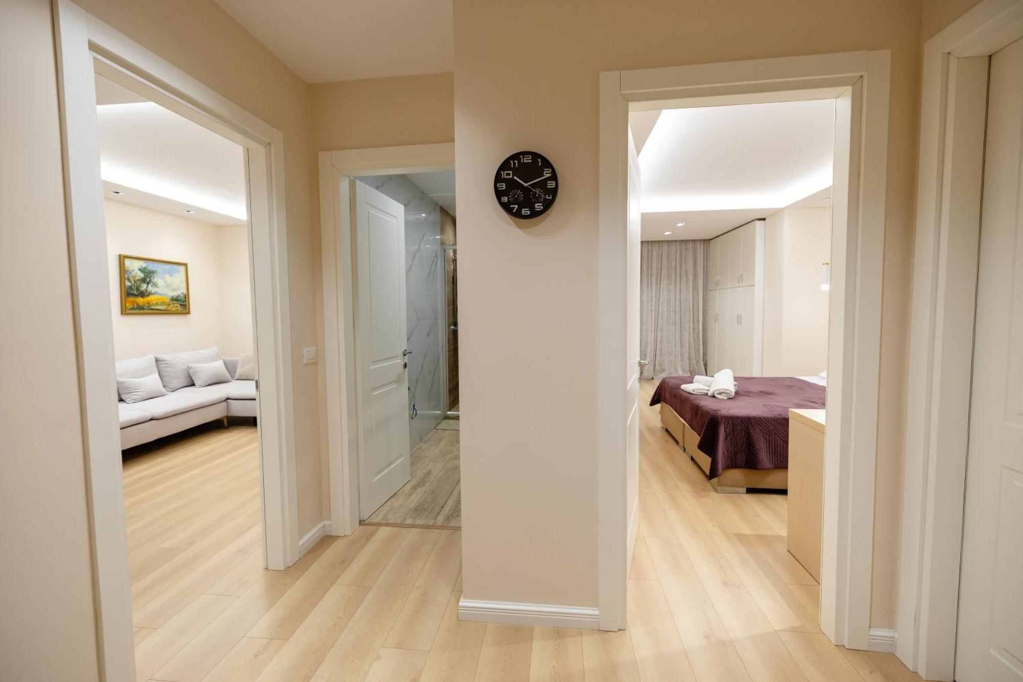 Luxury Center Observatori Apartment تيرانا المظهر الخارجي الصورة