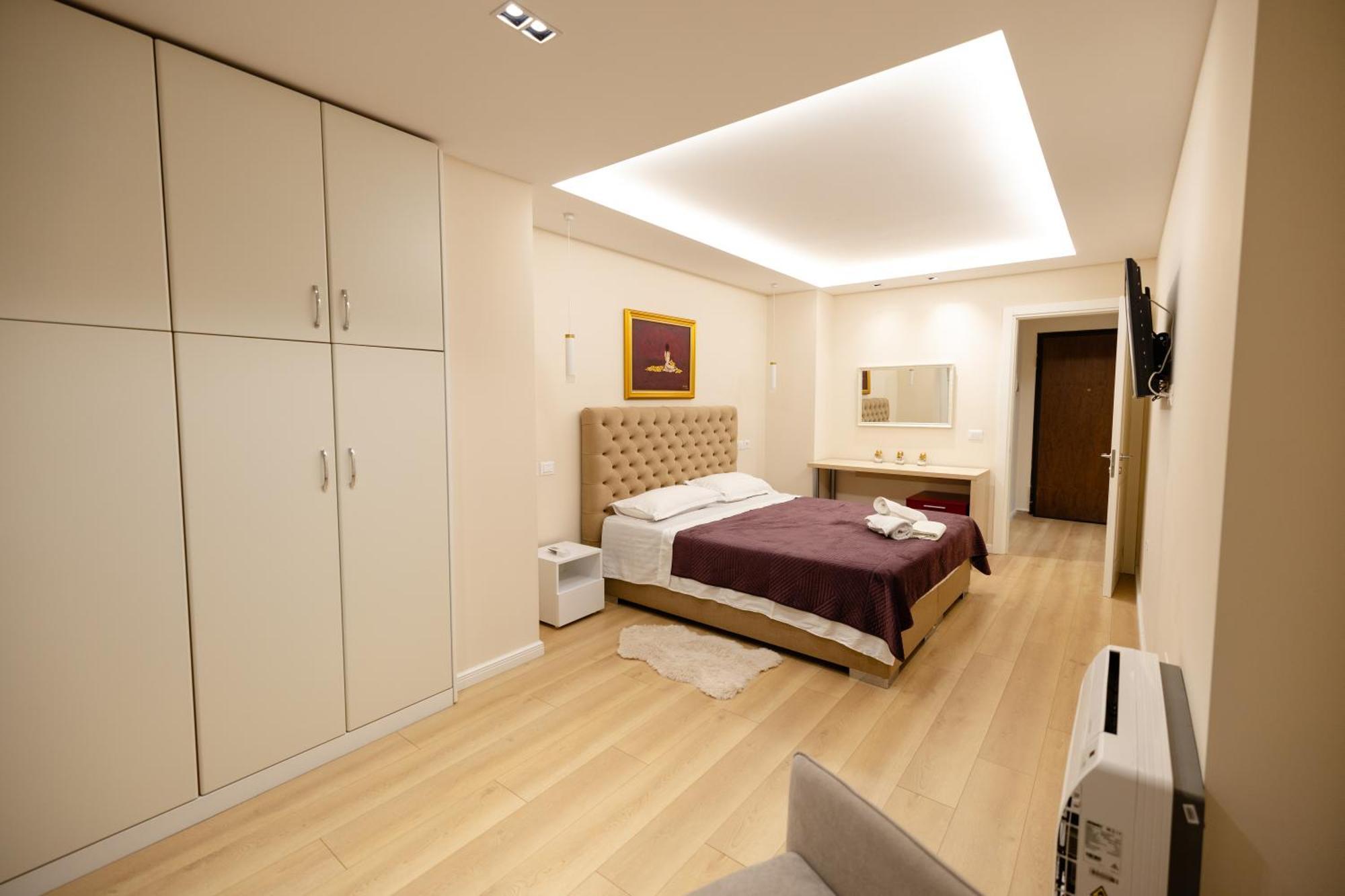 Luxury Center Observatori Apartment تيرانا المظهر الخارجي الصورة