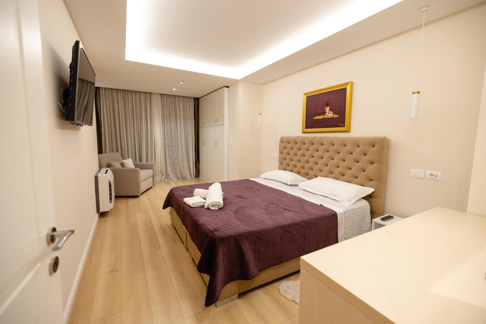 Luxury Center Observatori Apartment تيرانا المظهر الخارجي الصورة