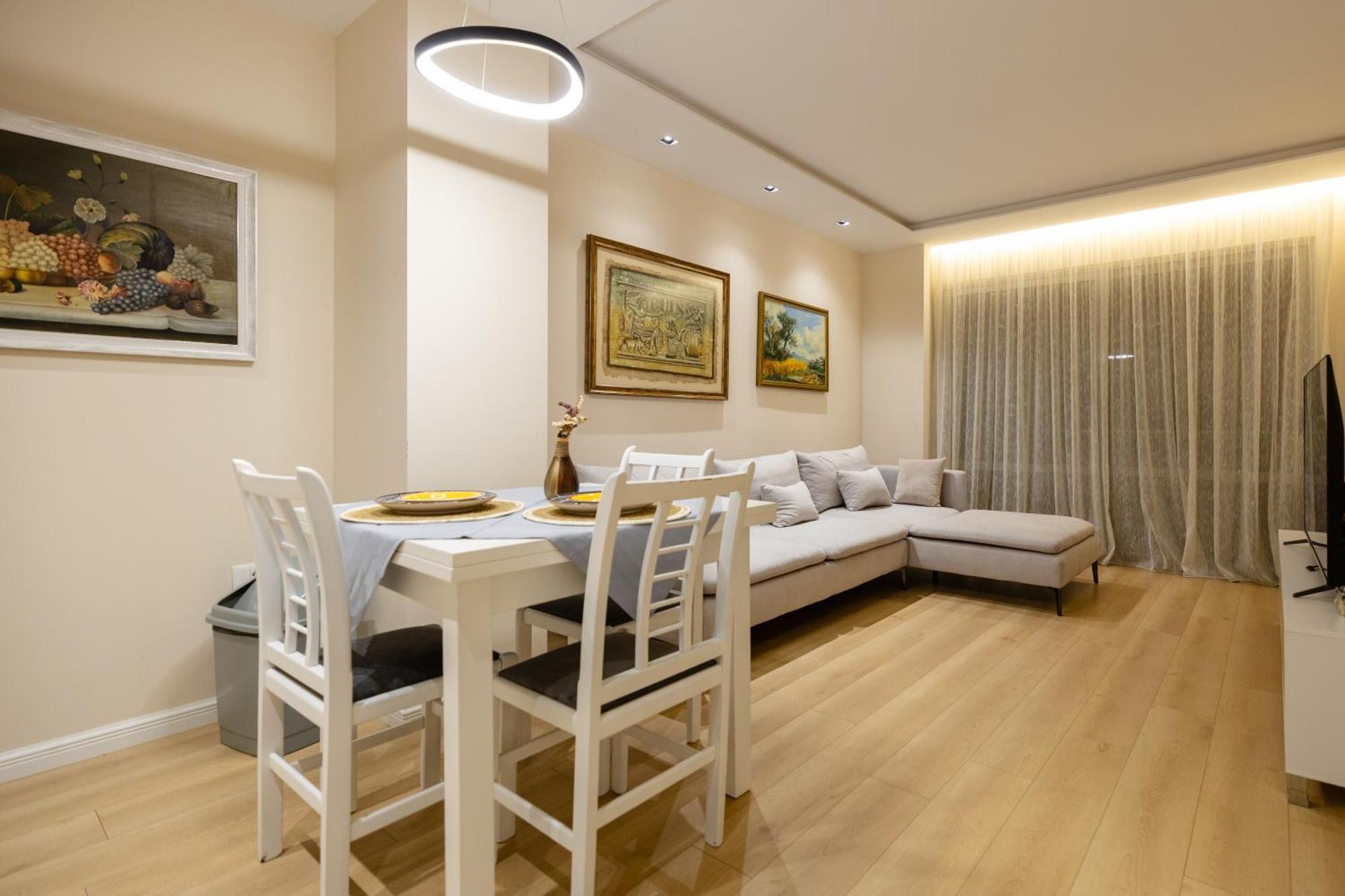 Luxury Center Observatori Apartment تيرانا المظهر الخارجي الصورة