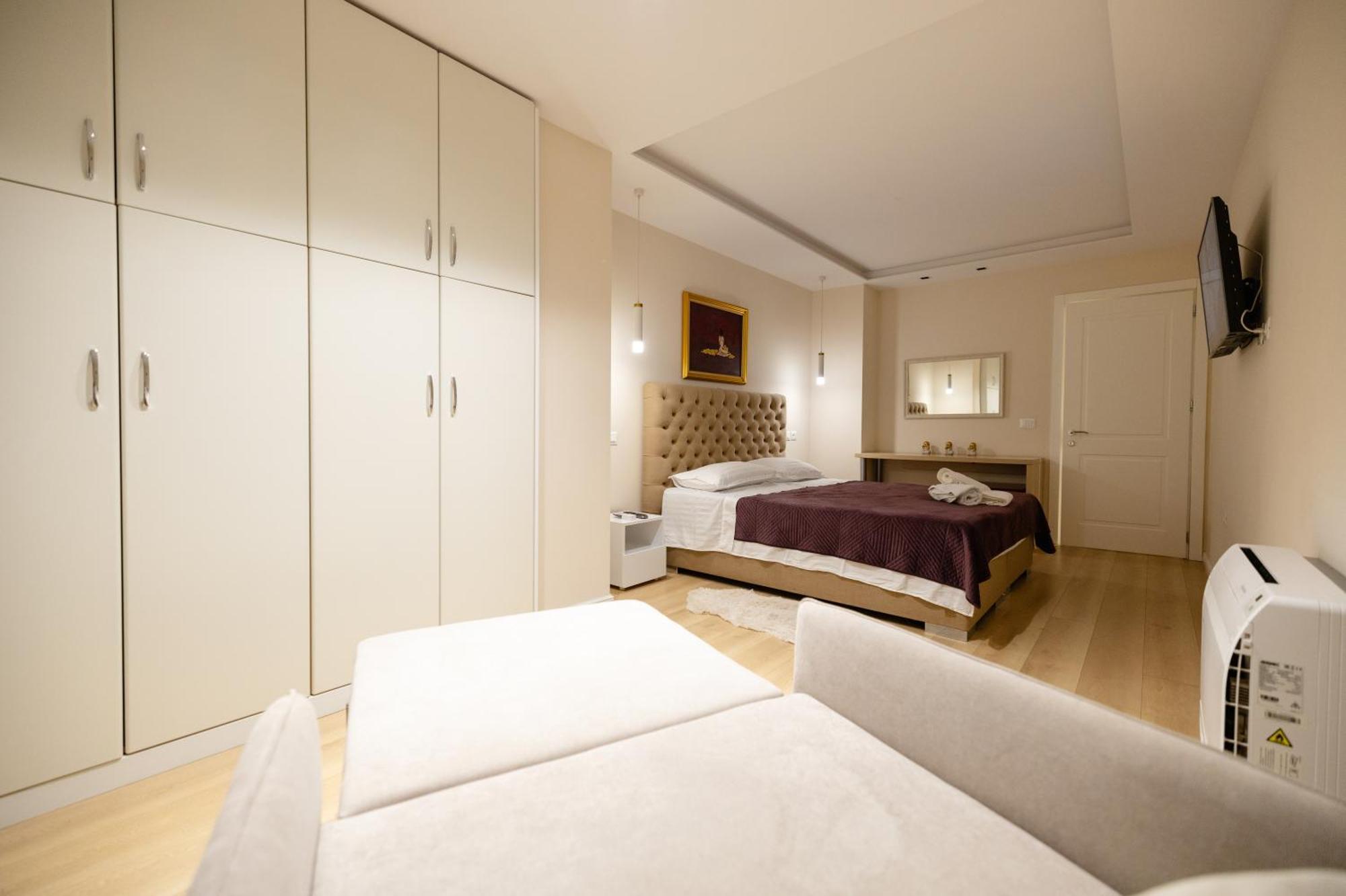 Luxury Center Observatori Apartment تيرانا المظهر الخارجي الصورة