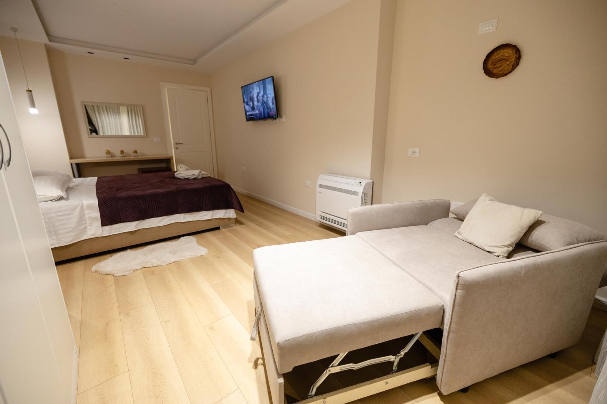 Luxury Center Observatori Apartment تيرانا المظهر الخارجي الصورة